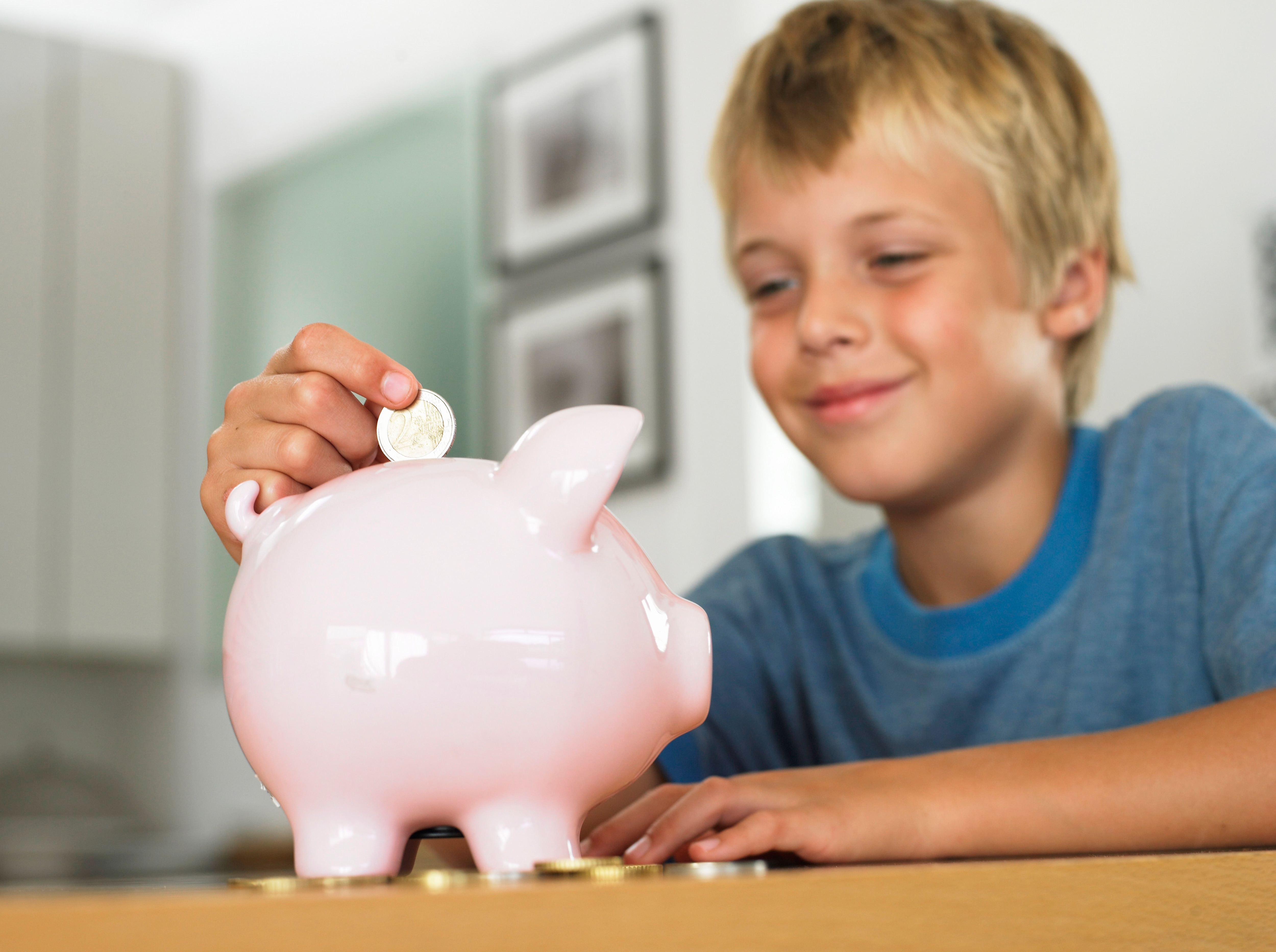 boy with piggybank